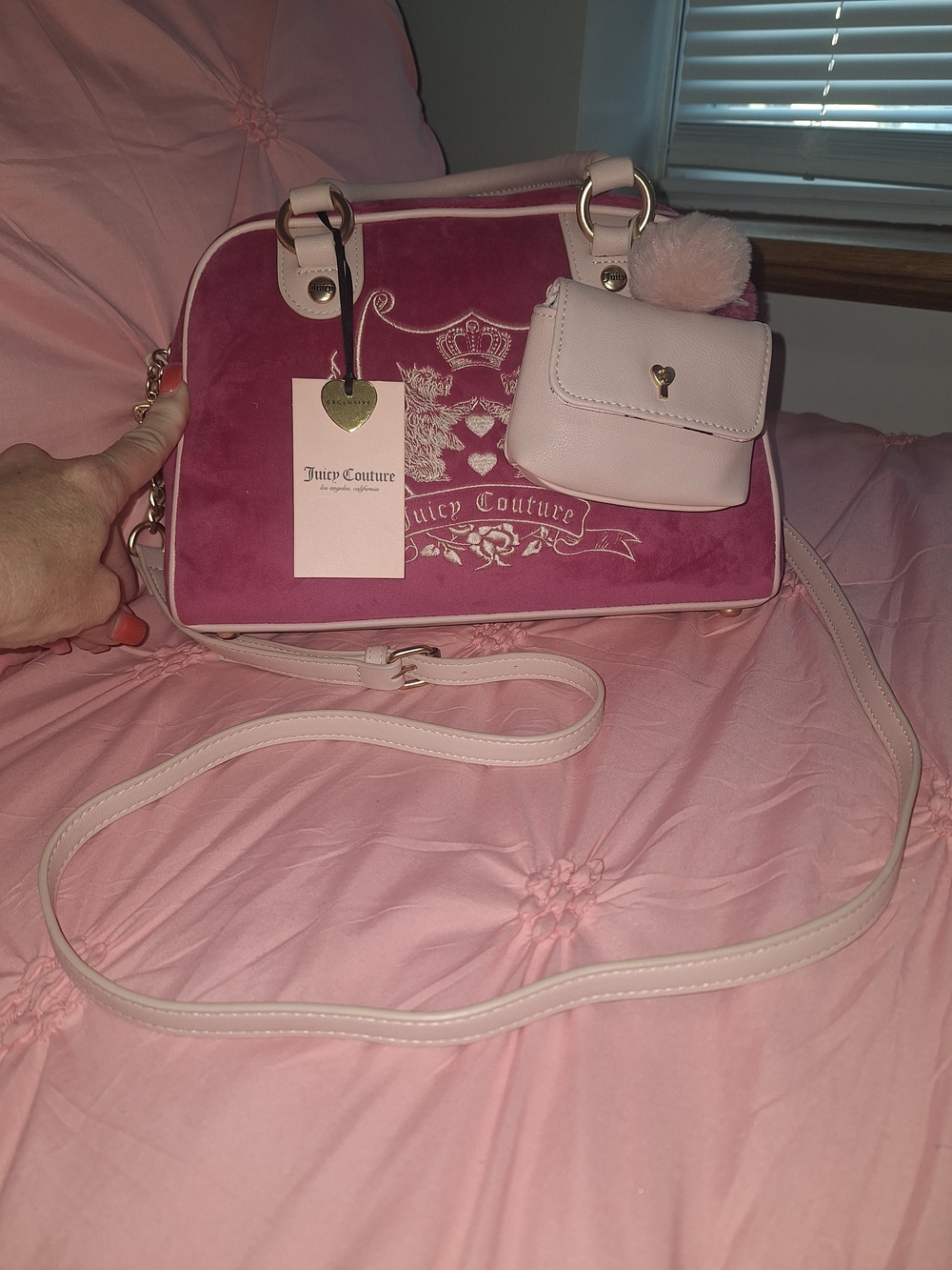 EXCLUSIVE Y2K Juicy Couture Pink Velvet Logo Crossbody Bag - Picture 1 of 10